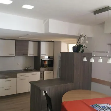 Lejlighed Chalet Sunstar- Kleine By Interhome